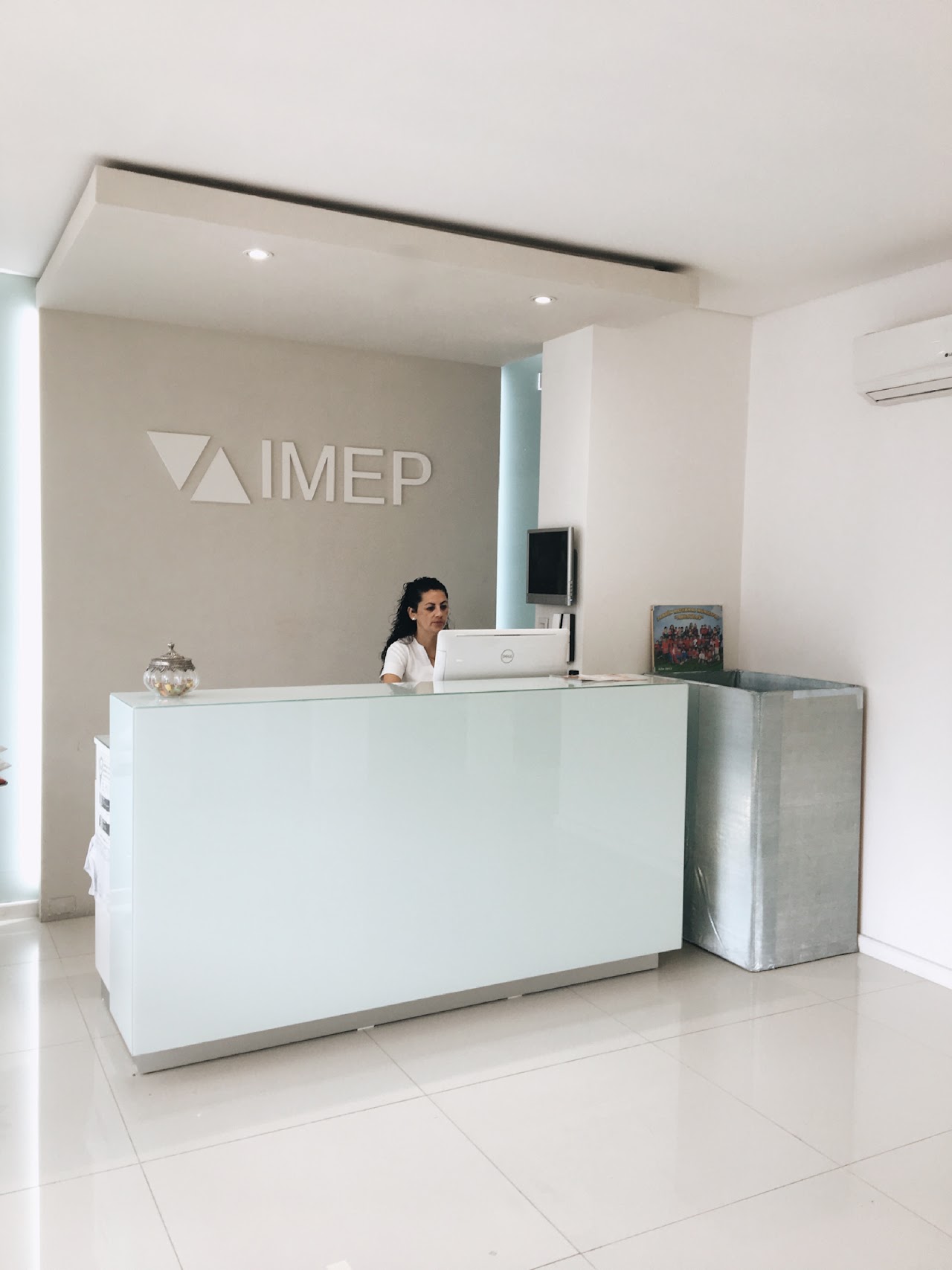 Recepción del Instituto de Medicina Estética Privada en Paraná